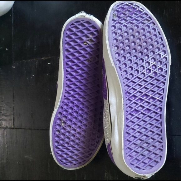 Vans (MAKE ME AN OFFER) - Picture 3 of 3